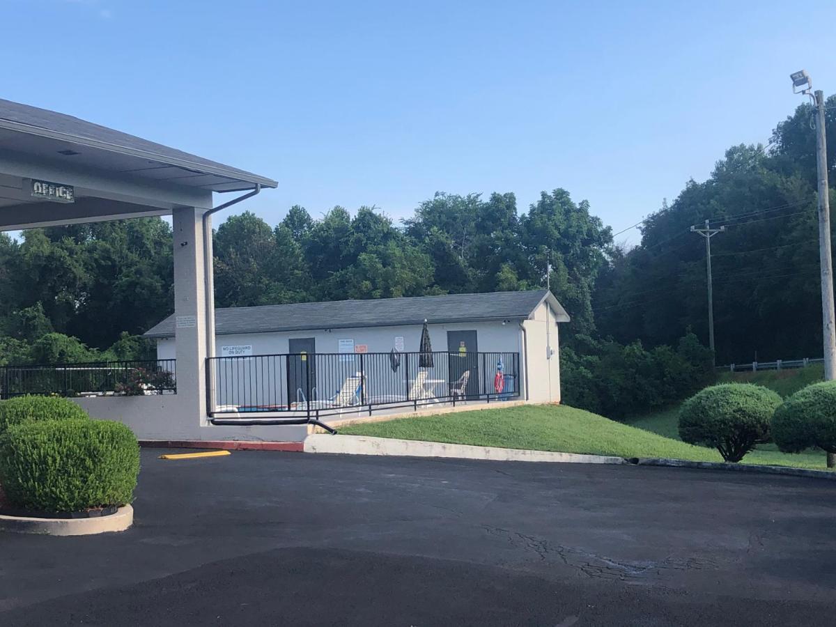Travelodge By Wyndham Clarksville Extérieur photo