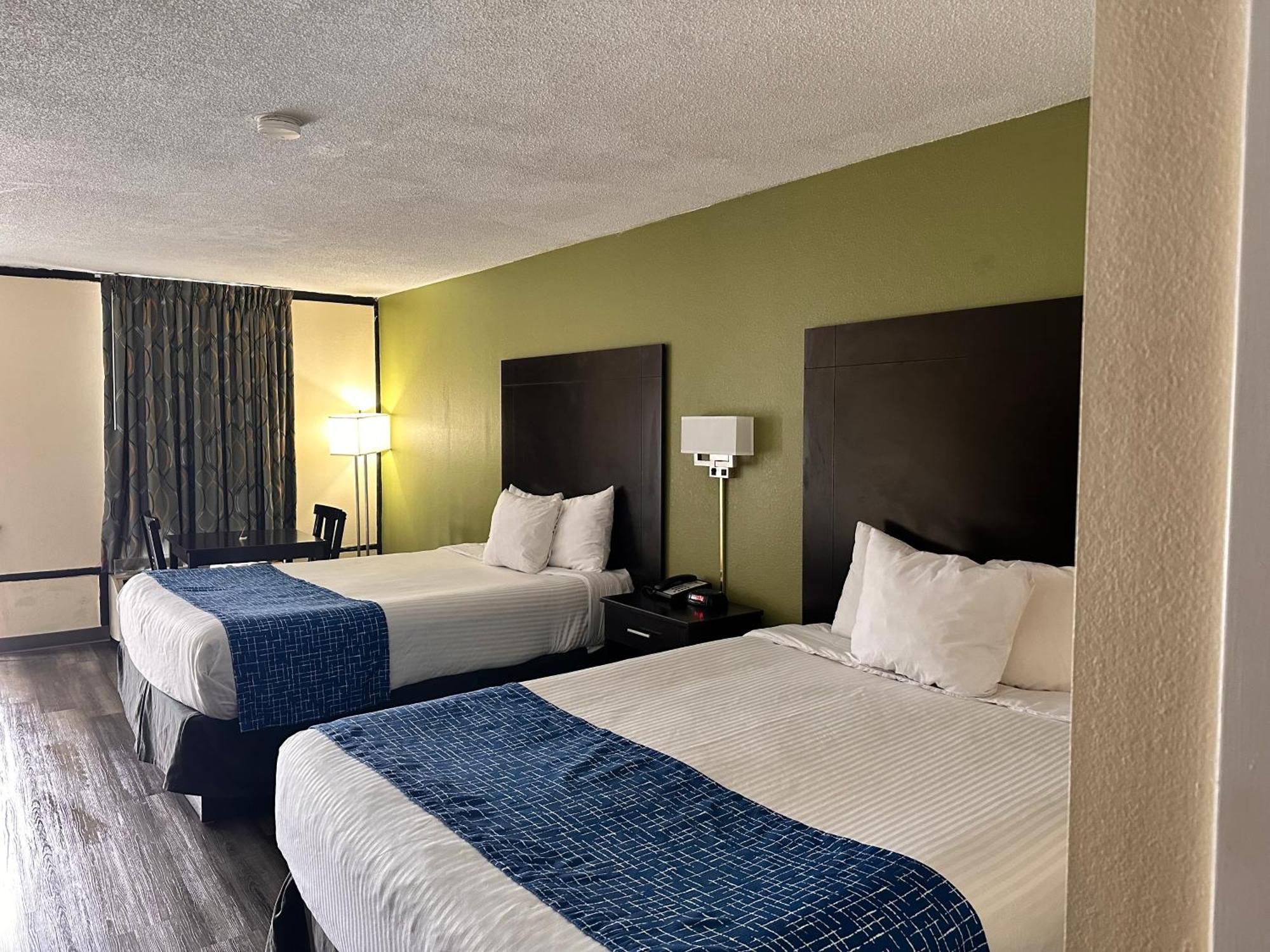 Travelodge By Wyndham Clarksville Extérieur photo