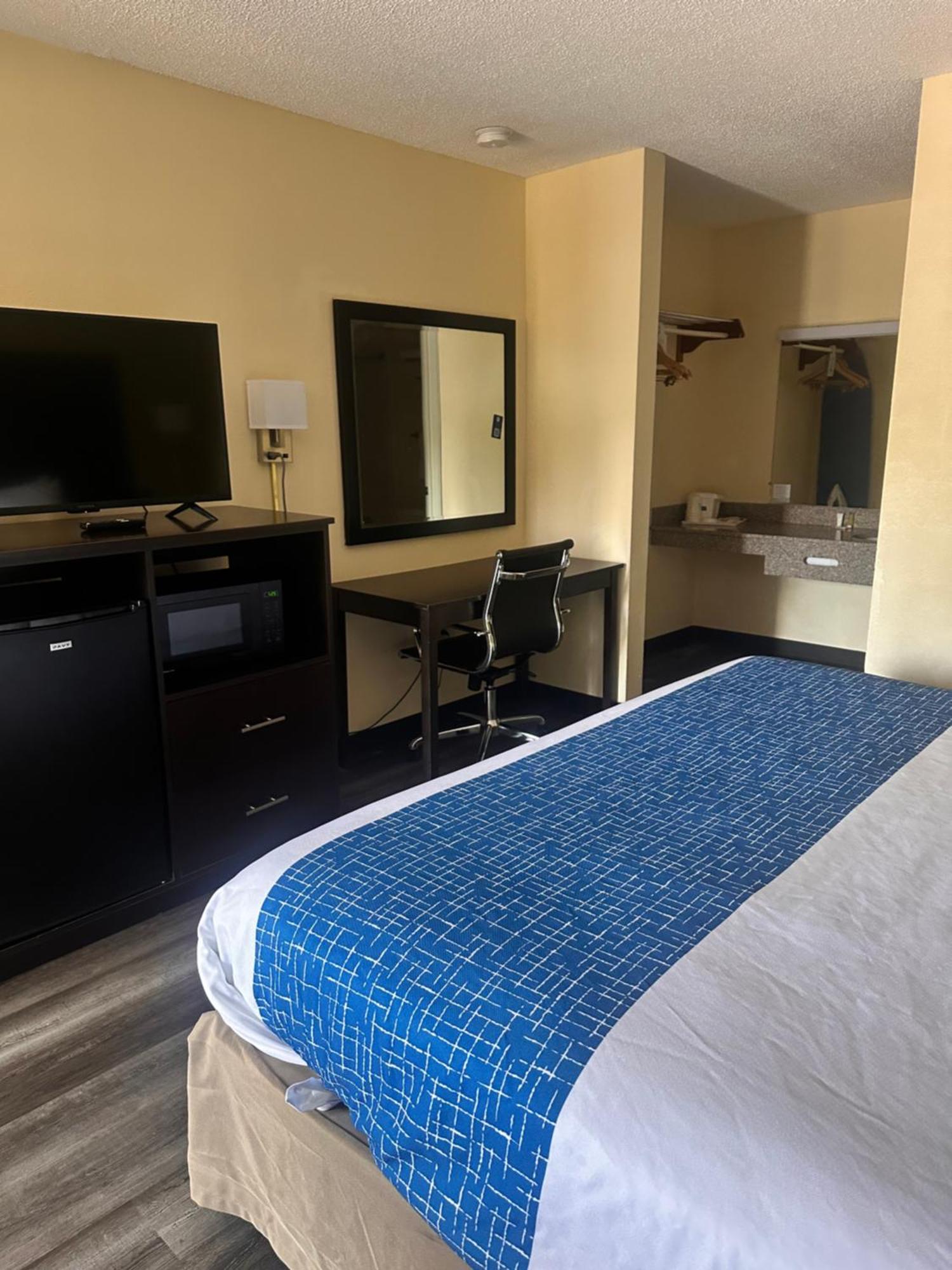 Travelodge By Wyndham Clarksville Extérieur photo