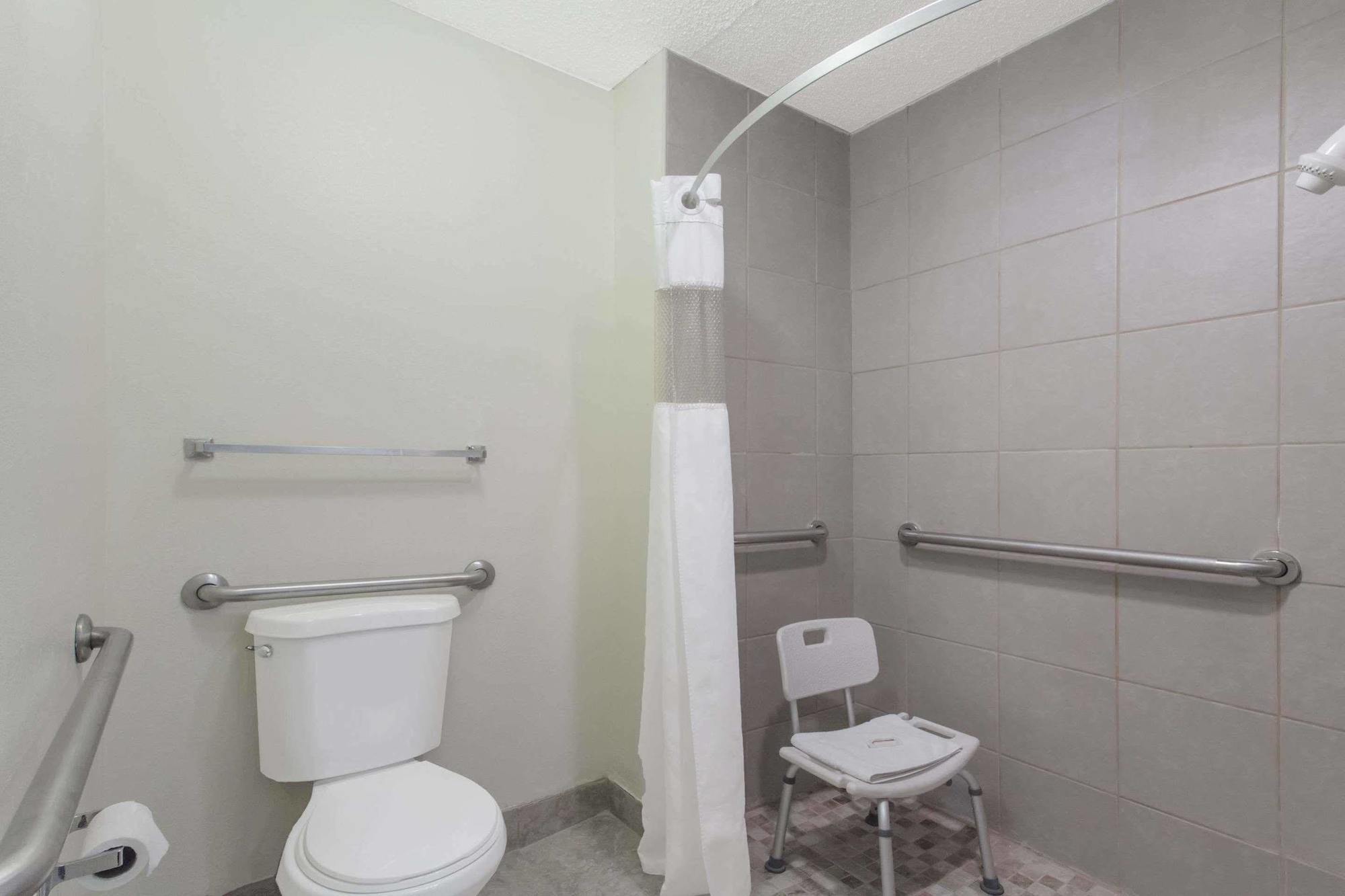 Travelodge By Wyndham Clarksville Extérieur photo